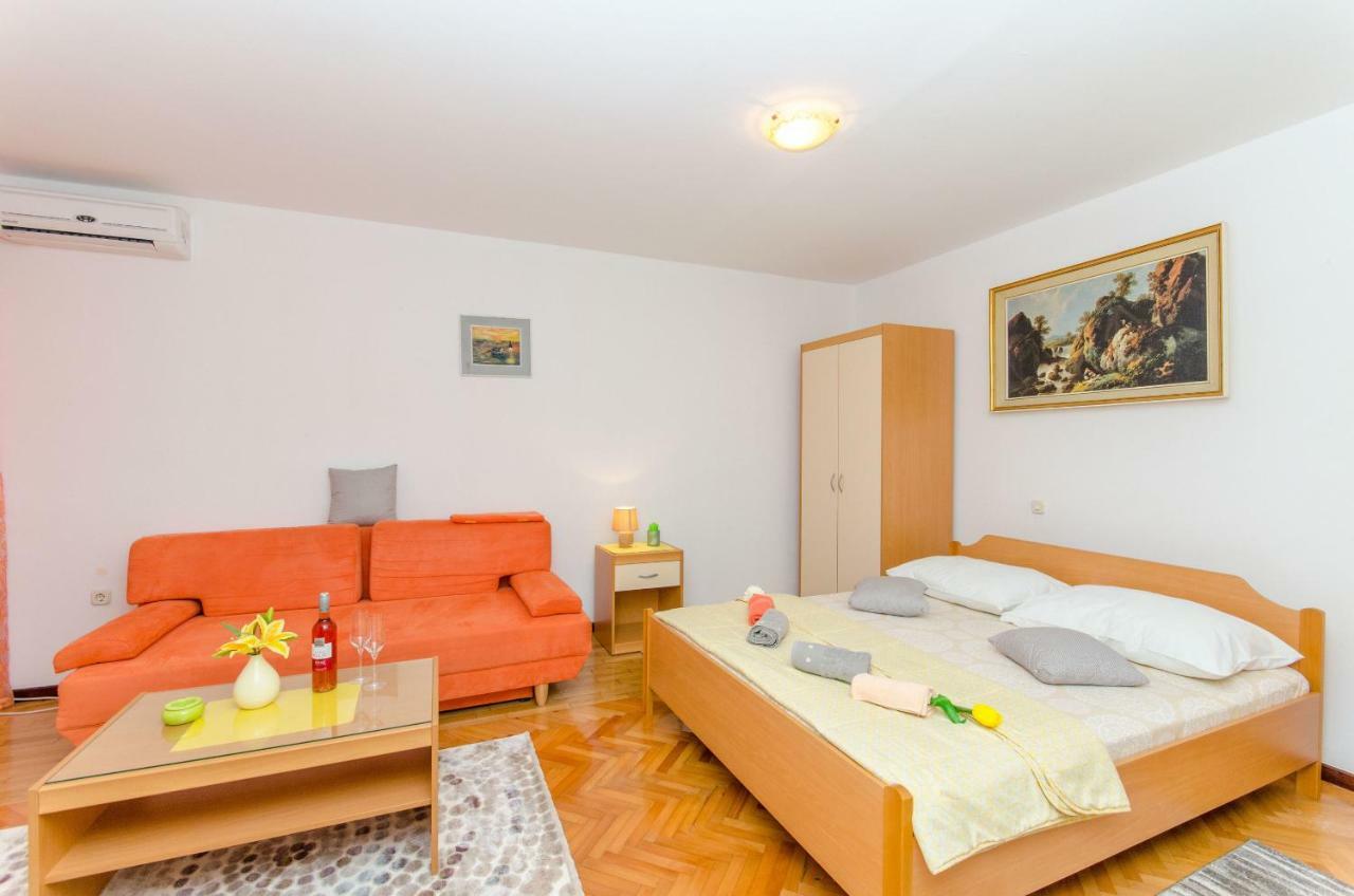 Apartments And Room Sun & Sea Podgora Buitenkant foto