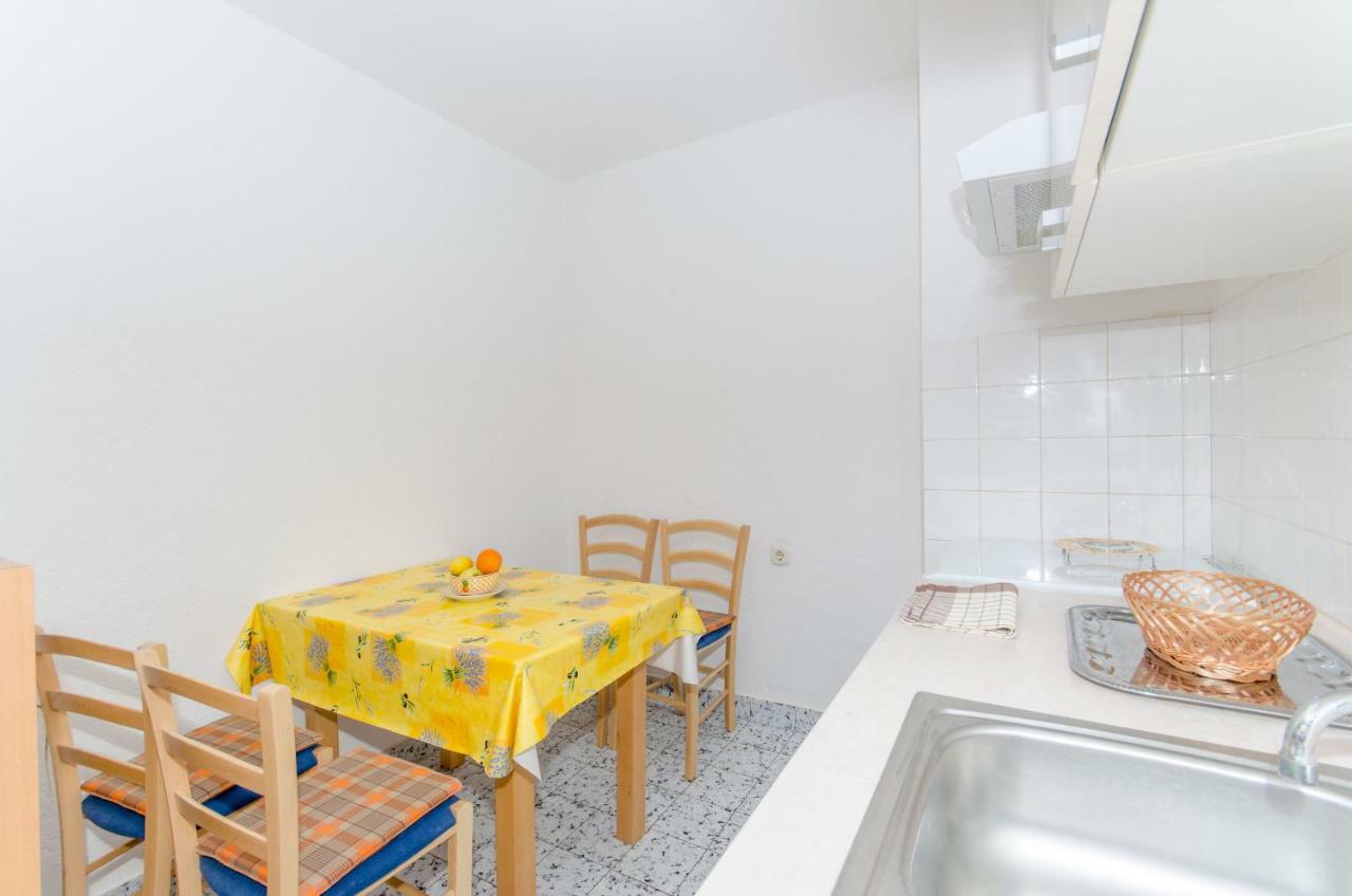 Apartments And Room Sun & Sea Podgora Buitenkant foto