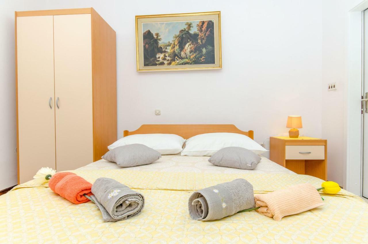Apartments And Room Sun & Sea Podgora Buitenkant foto