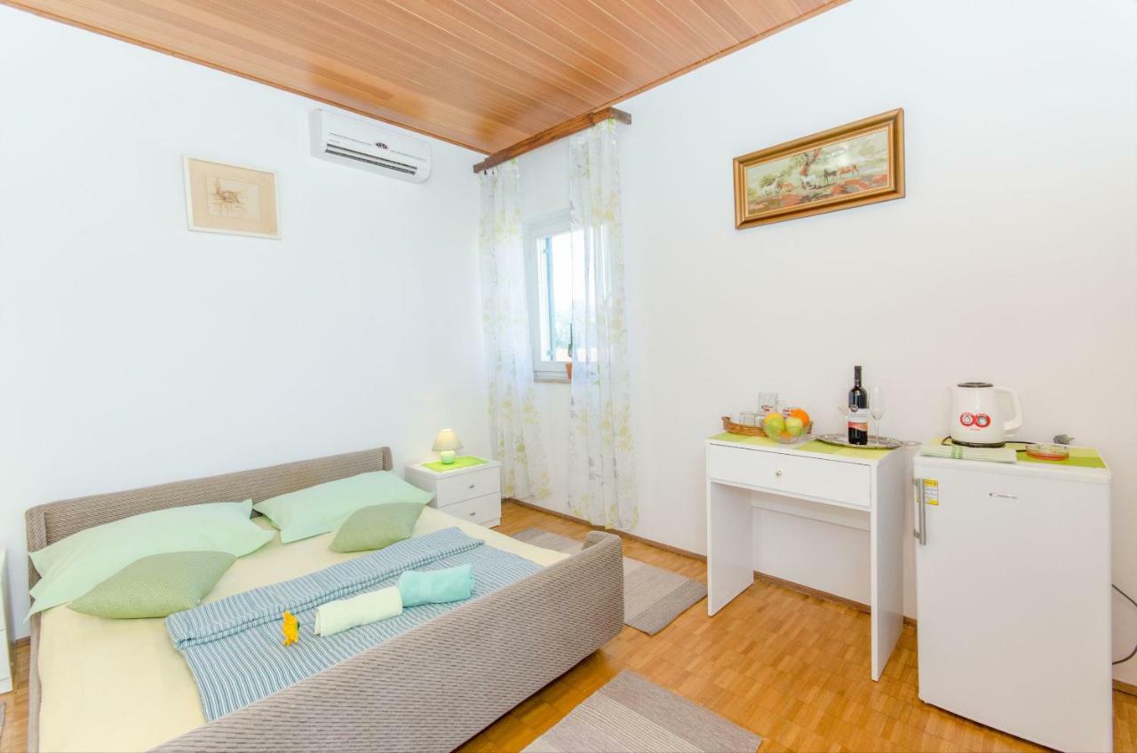 Apartments And Room Sun & Sea Podgora Buitenkant foto